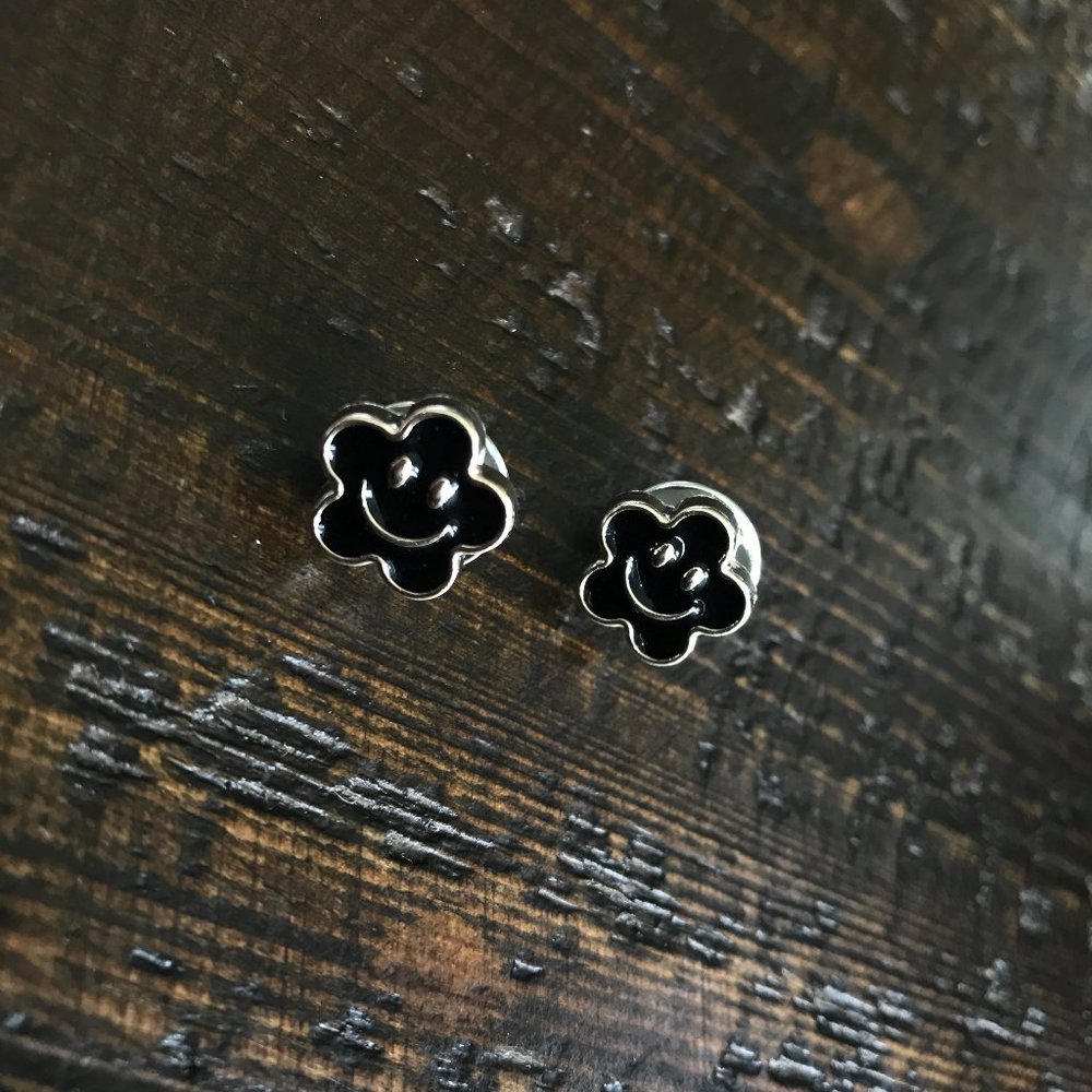 Little Button Smiley Face Enamel Pin Set - Picture 3 of 10